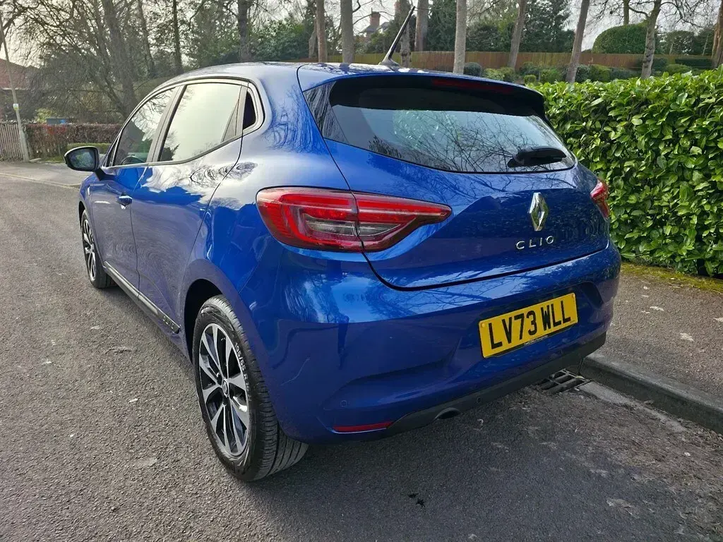 Used Renault Clio V Evolution 90 HP (66 kW) 2023 Blue Hatchback