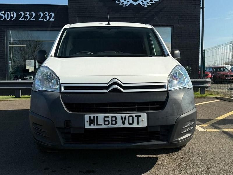 Used Citroën Berlingo 100 HP (73 kW) 2018 White MPV