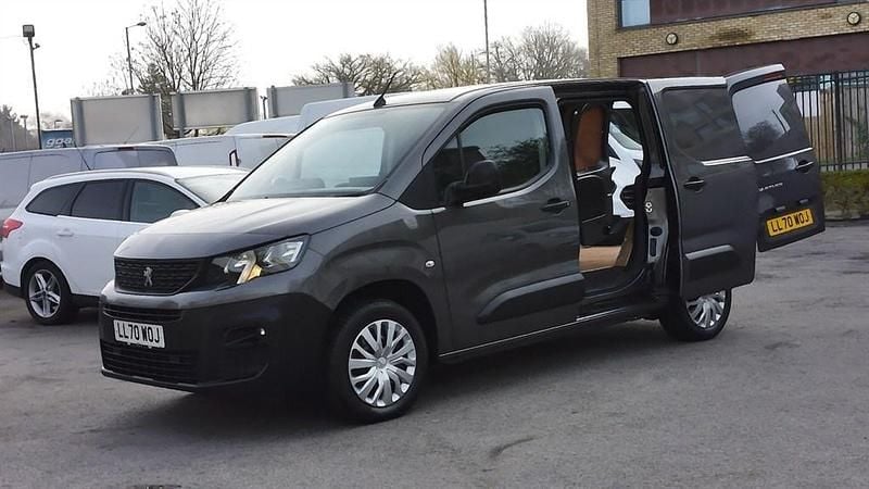 Used Peugeot Partner 131 HP (96 kW) 2021 Grey MPV