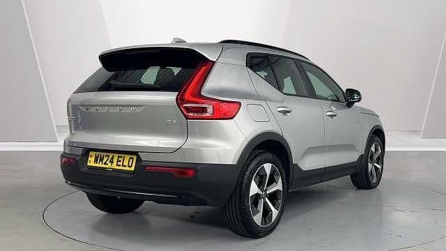 Usado Volvo XC40 Plus 161 HP (118 kW) 2024 Prateado SUV