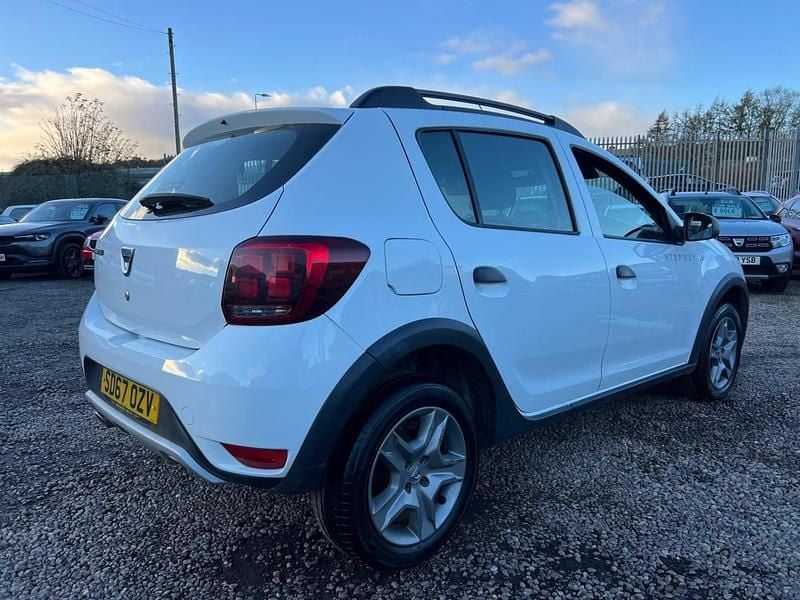 Used Dacia Sandero Ambiance 90 HP (66 kW) 2017 White Hatchback