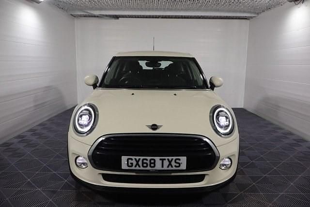 Used Mini Cooper Hatch 136 HP (100 kW) 2018 White Hatchback