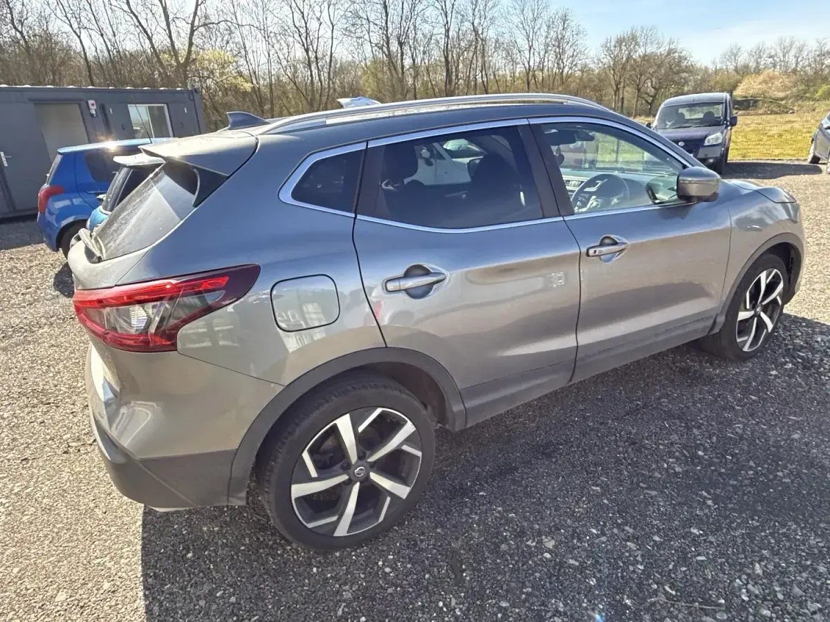 Used Nissan Qashqai Tekna 110 HP (80 kW) 2018 Grey SUV