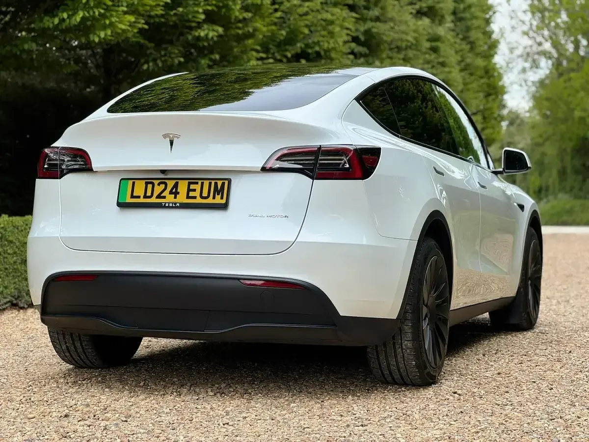 Used Tesla Model Y Long Range AWD 378 kW (514 HP) 2024 White SUV