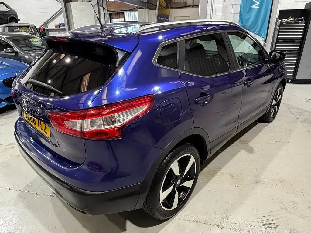 Used Nissan Qashqai N-Vision 110 HP (80 kW) 2016 Blue SUV