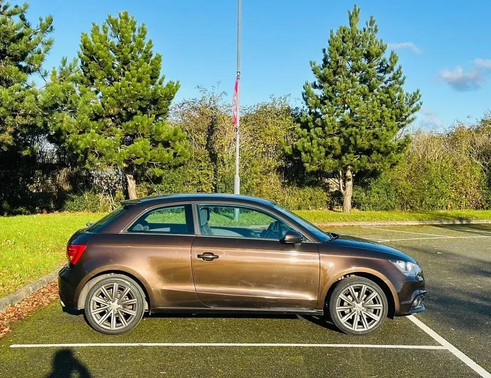 Used Audi A1 Sport 122 HP (89 kW) 2011 Brown Hatchback