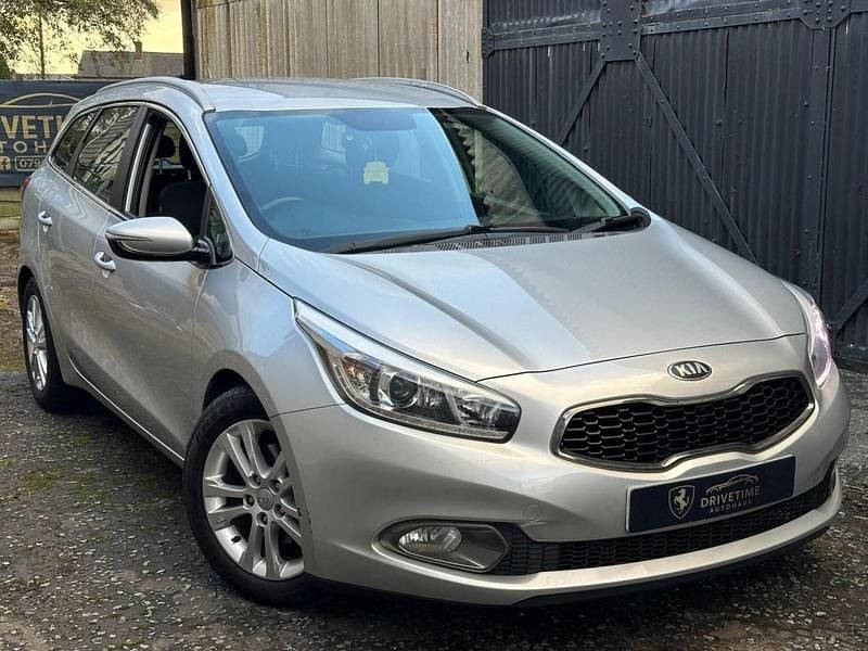 Silver Used 2013 Kia Ceed Sportswagon Estate | £3,525 (Good price) - Image 1/4