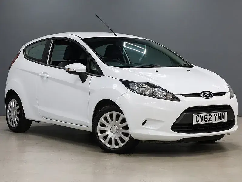 Used Ford Fiesta 2012 Alpine white Hatchback