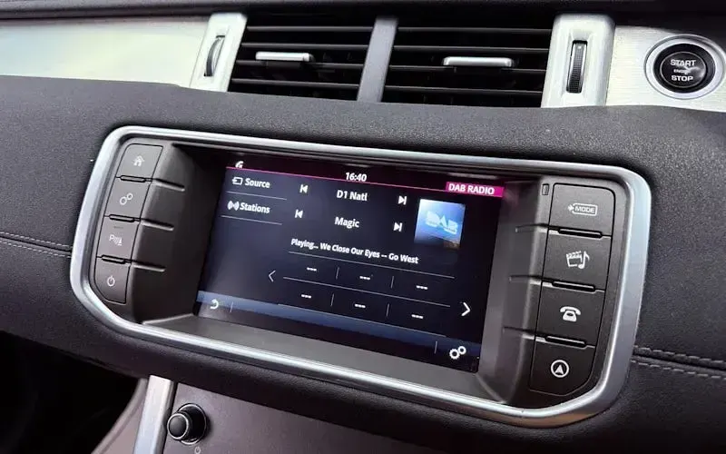 Used Land Rover Range Rover evoque SE 150 HP (110 kW) 2019 Black SUV