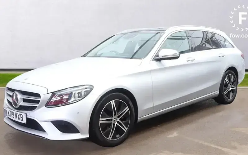 Used Mercedes C220 Premium Plus 200 HP (147 kW) 2019 Silver Estate