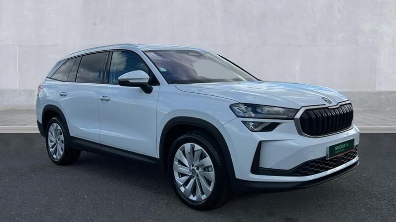 Moon white metallic New 2025 Skoda Kodiaq SE L SUV | £41,990 (A bit pricey) - Image 1/4
