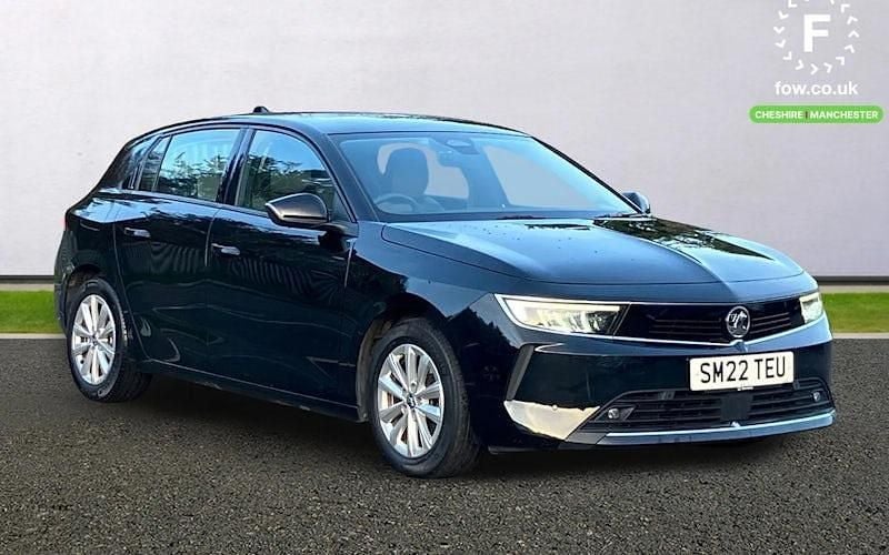 Used 2025 Vauxhall Astra Design Edition Hatchback | £13,099 (Super price) - Image 1/4