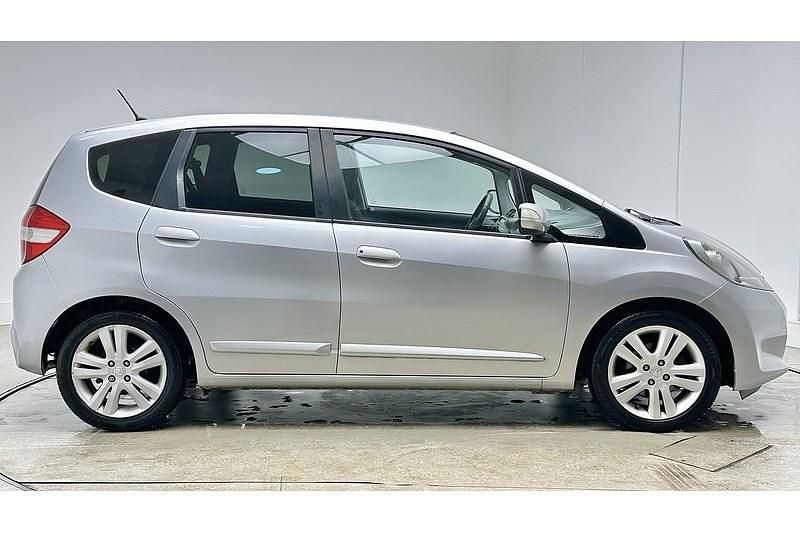 Begagnad Honda Jazz ES 2015 Silver Halvkombi