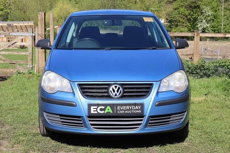 Used VW Polo 55 HP (40 kW) 2006 Blue Hatchback