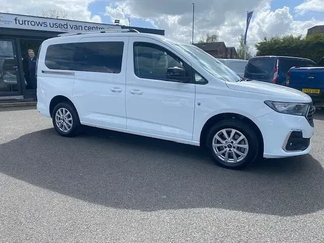 Used Ford Tourneo Connect Titanium 122 HP (89 kW) 2024 White MPV