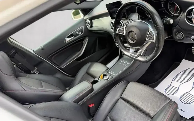 Used Mercedes GLA250 AMG line 211 HP (155 kW) 2018 White SUV