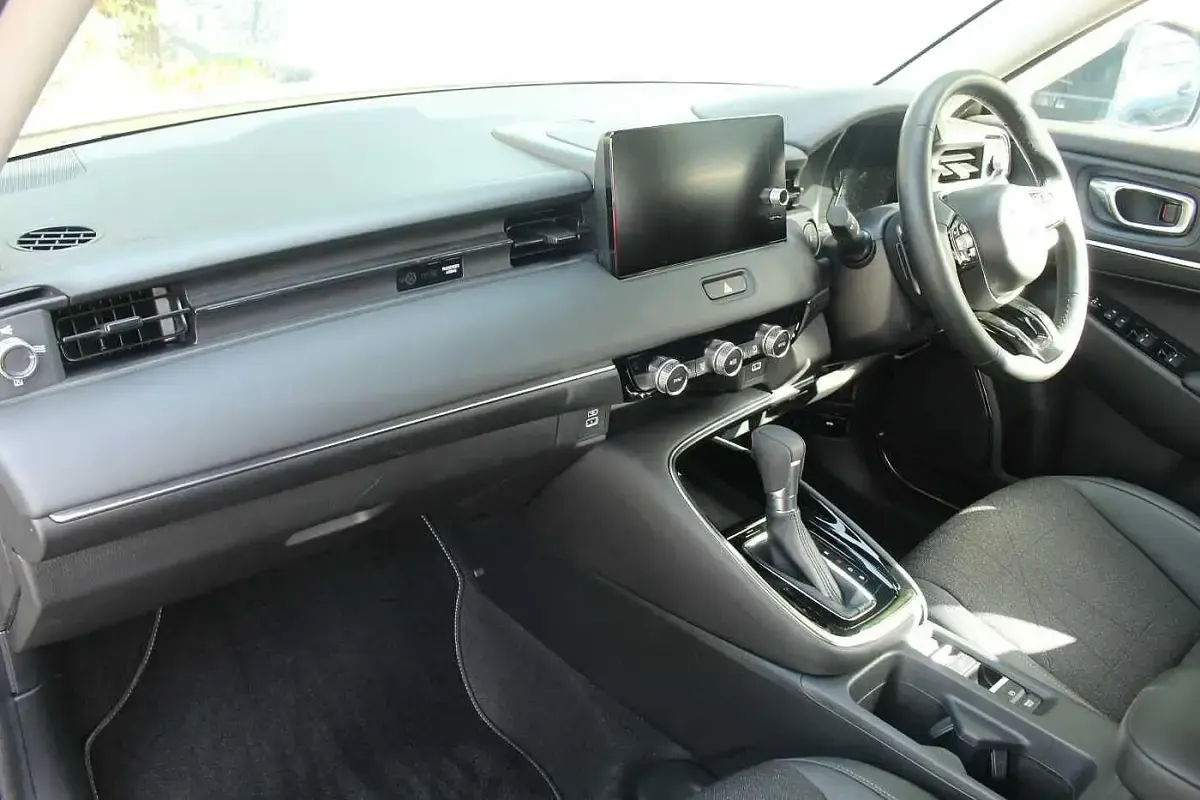 Used Honda HR-V Advance 131 HP (96 kW) 2024 Sand khaki SUV