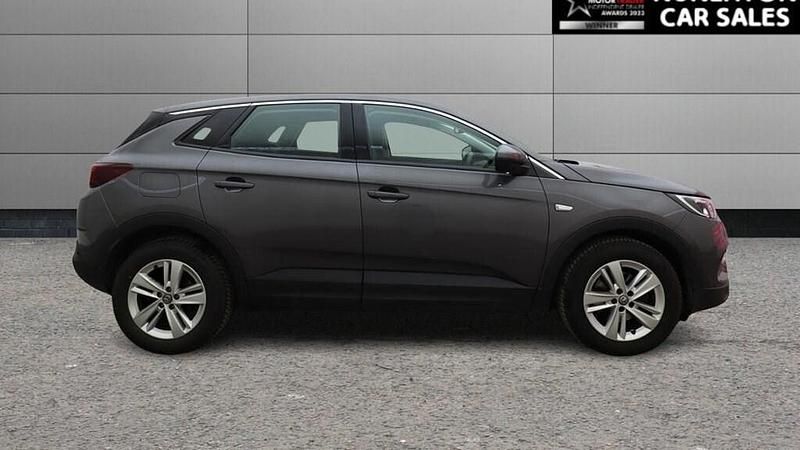 Used Vauxhall Grandland X Business Edition 130 HP (95 kW) 2021 Grey SUV