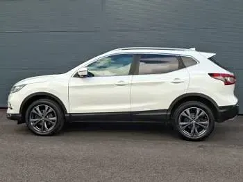 Used Nissan Qashqai N-Connecta 110 HP (80 kW) 2018 White SUV