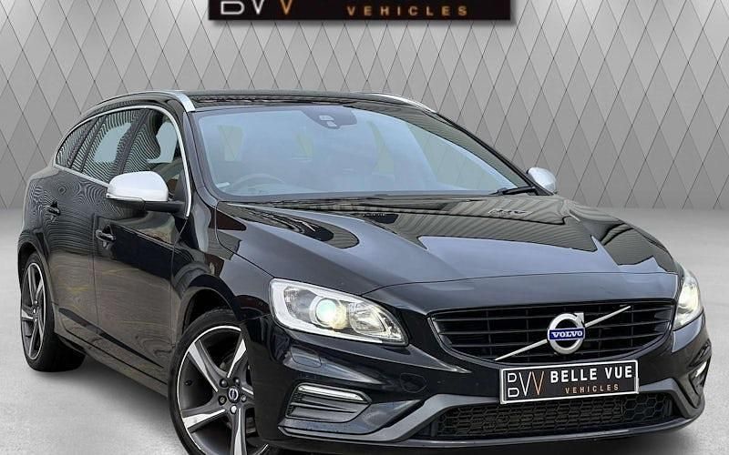 Usado Volvo V60 R-Design 190 HP (139 kW) 2015 Carrinha