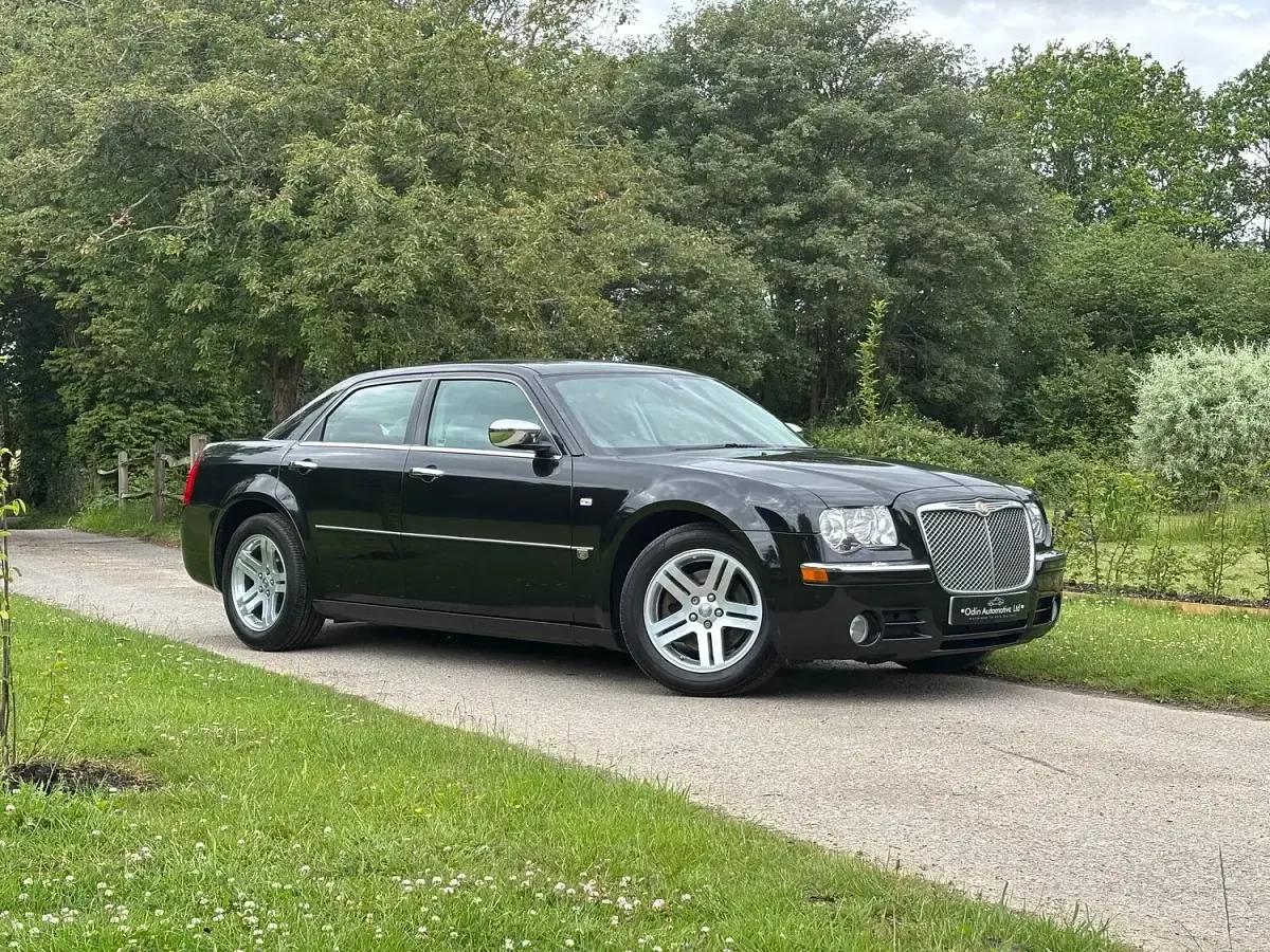 Used Chrysler 300C 250 HP (183 kW) 2007 Black Sedan