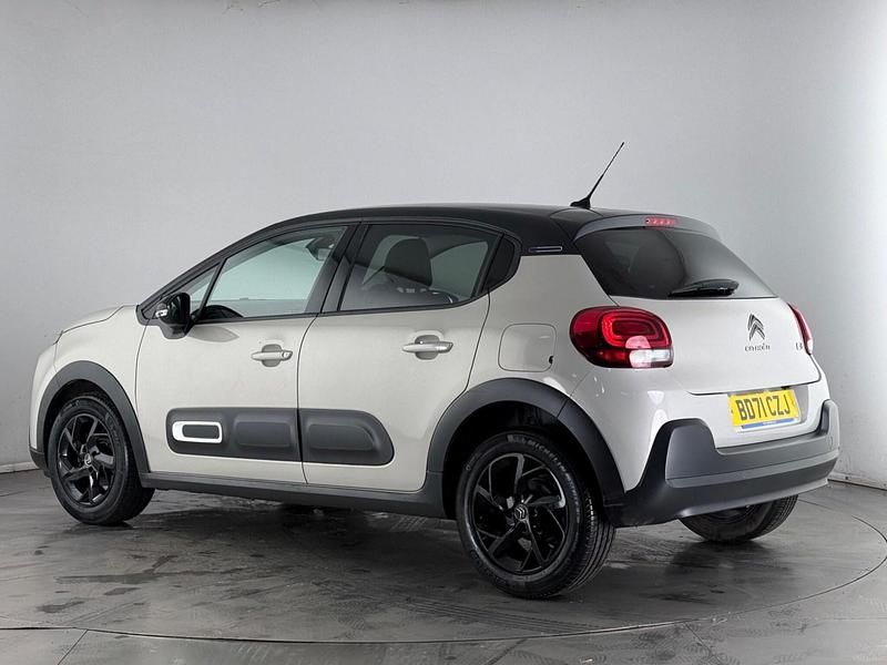 Used Citroën C3 PureTech 83 HP (61 kW) 2022 Beige Hatchback