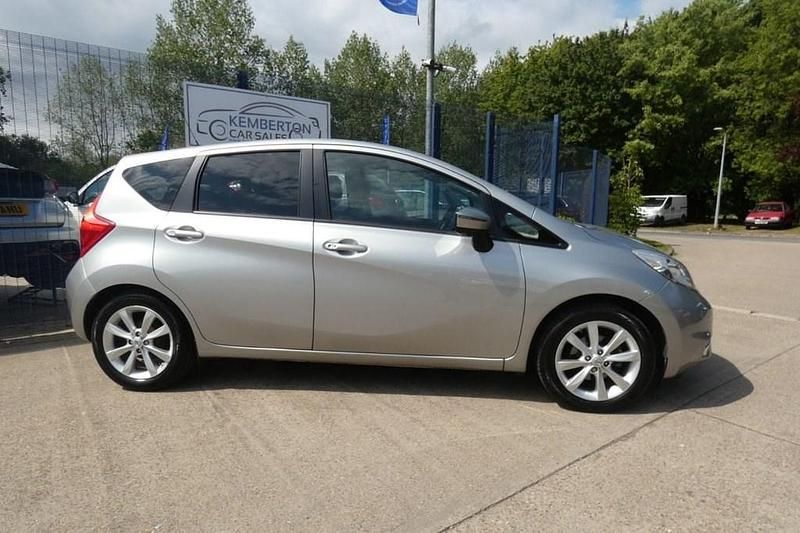 Used Nissan Note Tekna 90 HP (66 kW) 2014 Silver MPV
