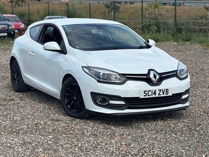 Used Renault Mégane Coupé Dynamique 110 HP (80 kW) 2014 White Coupe