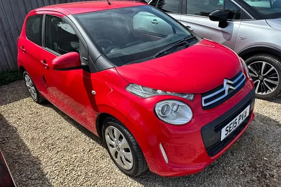 Używany Citroën C1 Feel 68 KM (50 kW) 2015 Czerwony Hatchback