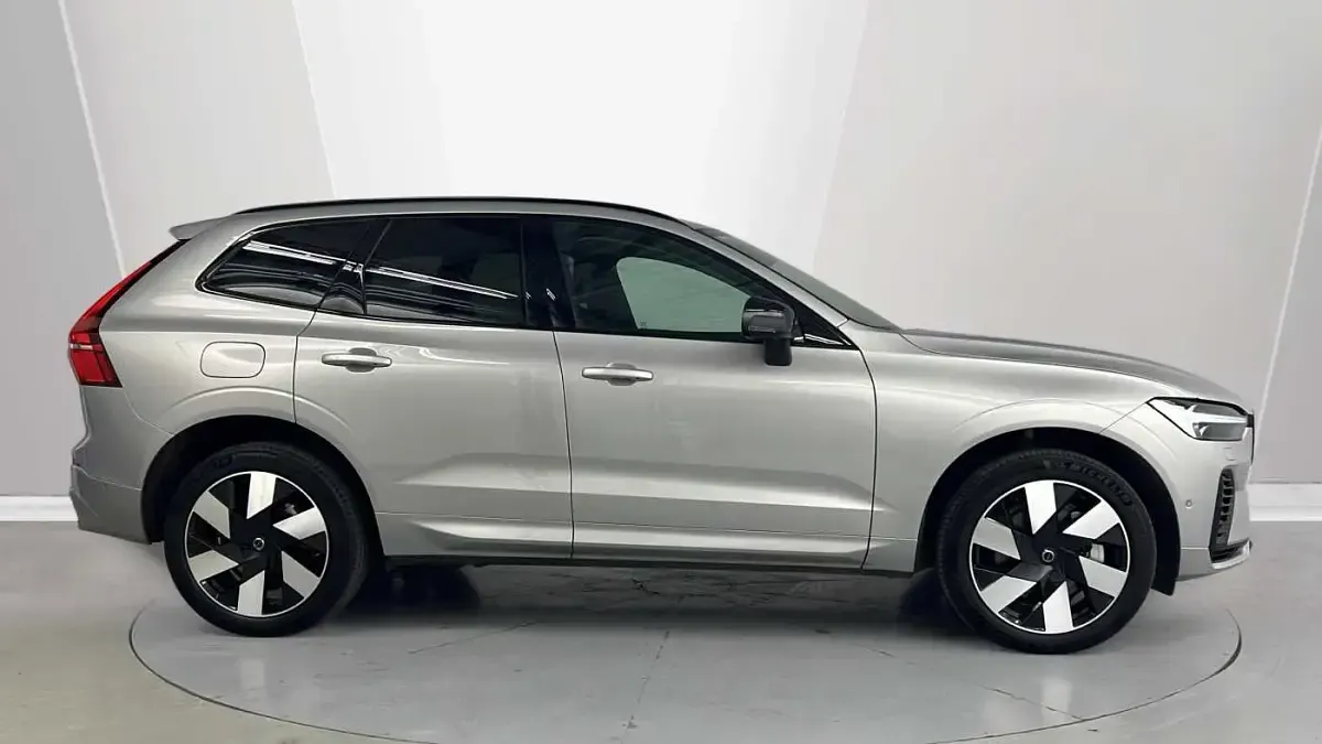 Used Volvo XC60 Ultra 449 HP (330 kW) 2025 Silver SUV