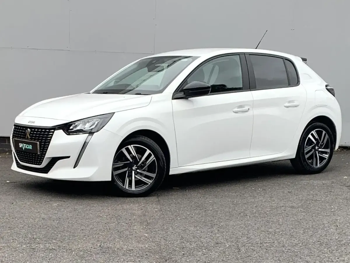 Used Peugeot 208 Active+ 74 HP (54 kW) 2023 White Hatchback