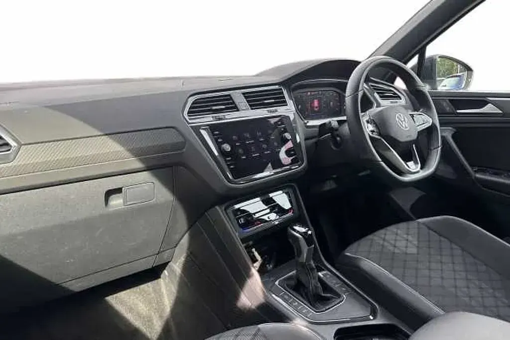 Used VW Tiguan R-line Edition 150 HP (110 kW) 2023 Black SUV