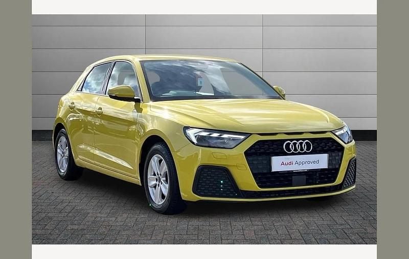 Begagnad Audi A1 Advanced 110 HK (80 kW) 2023 Gul SUV