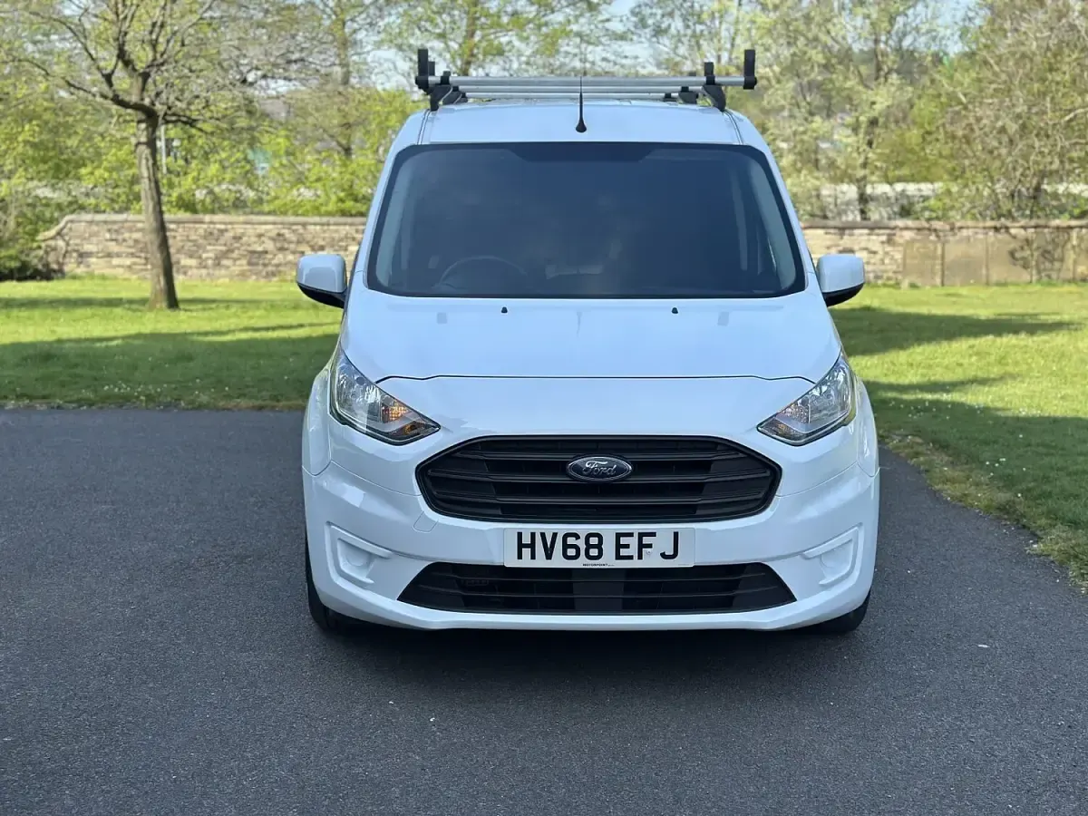 Used Ford Transit Connect 100 HP (73 kW) 2018 White MPV