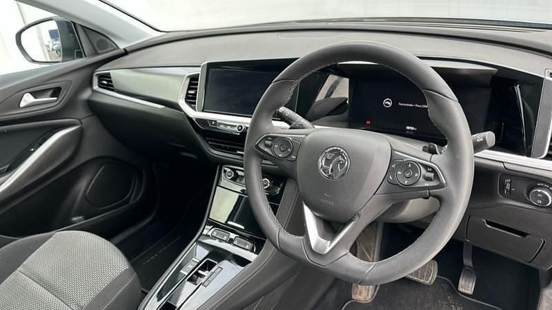 Used Vauxhall Grandland X Design Edition 130 HP (95 kW) 2024 Grey SUV
