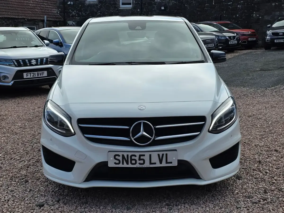Used Mercedes B180 AMG Line Premium 109 HP (80 kW) 2015 White Hatchback