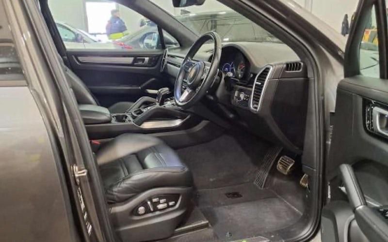 Used Porsche Cayenne Turbo E-Hybrid 680 HP (500 kW) 2022 SUV