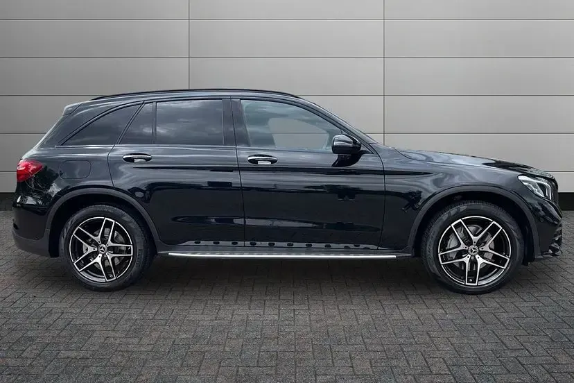 Used Mercedes GLC250 AMG line 201 HP (147 kW) 2018 Black SUV