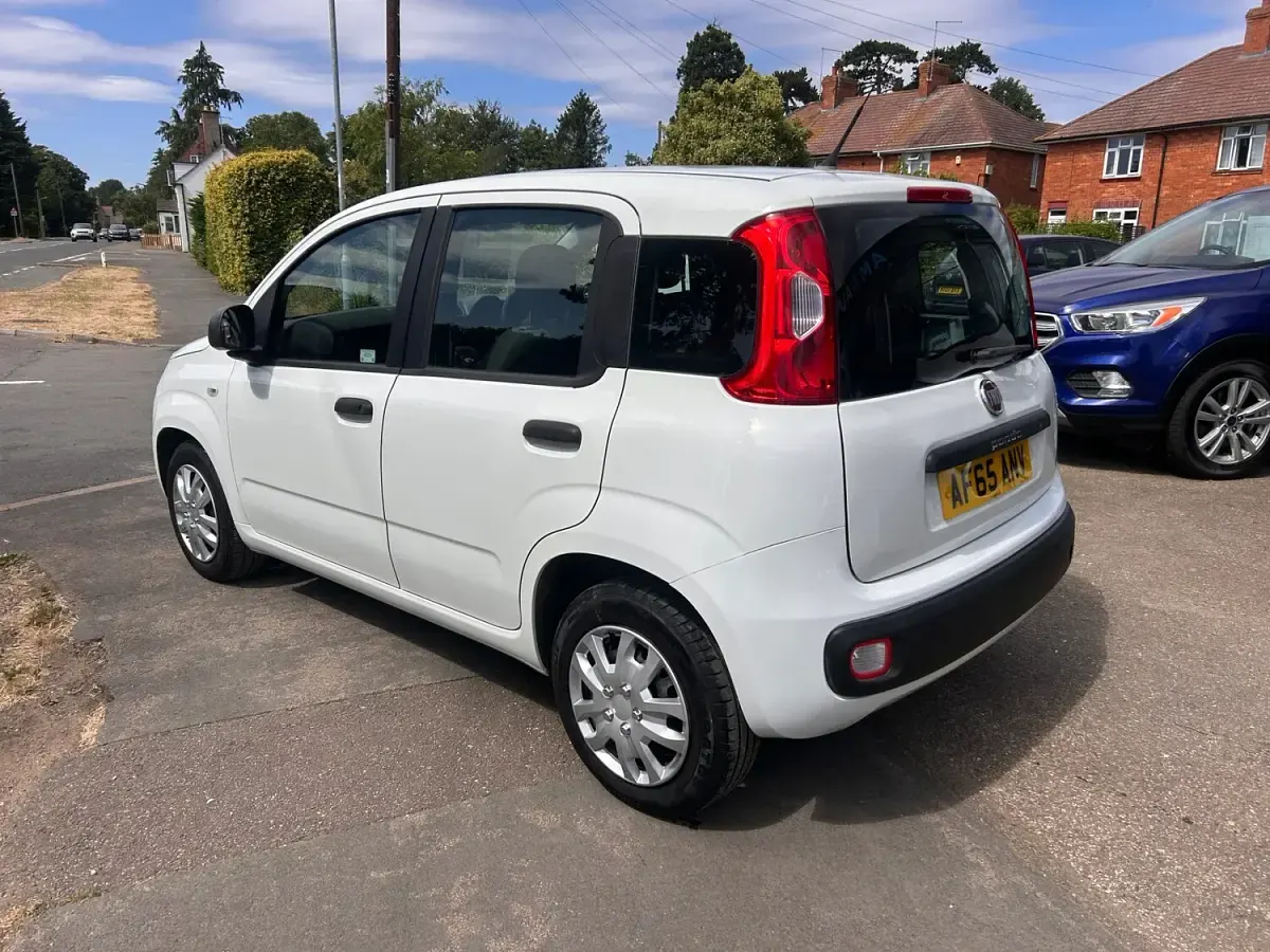 Used Fiat Panda Pop 69 HP (50 kW) 2015 White Hatchback