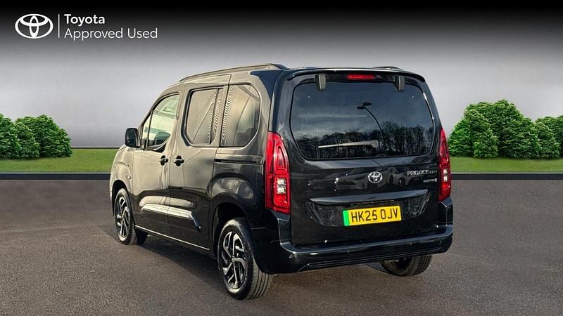 Used Toyota Proace Verso City 100 kW (136 HP) 2025 Metallic black MPV