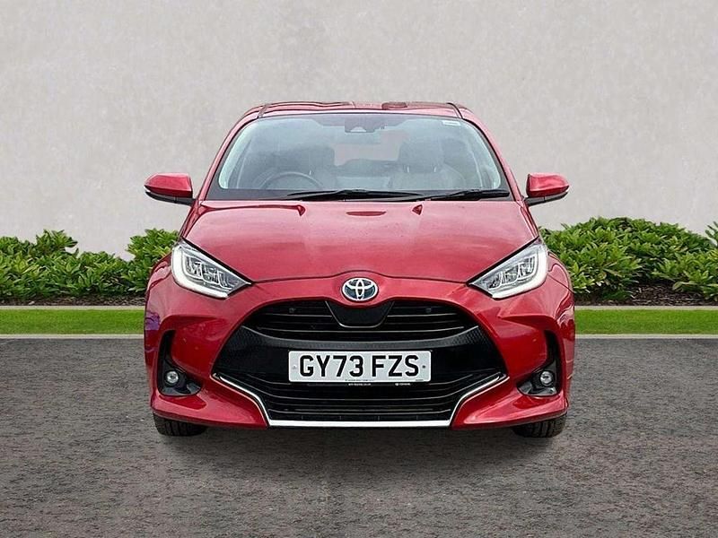 Used Toyota Yaris Hybrid 113 HP (83 kW) 2023 Red Hatchback
