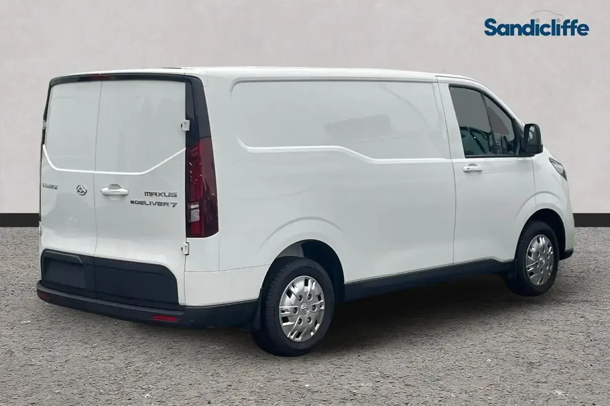 New Maxus eDeliver 7 150 kW (204 HP) 2025 Colour pack solid  warm white Van