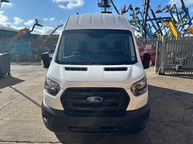 Usado Ford Transit 130 HP (95 kW) 2022 Branco Van