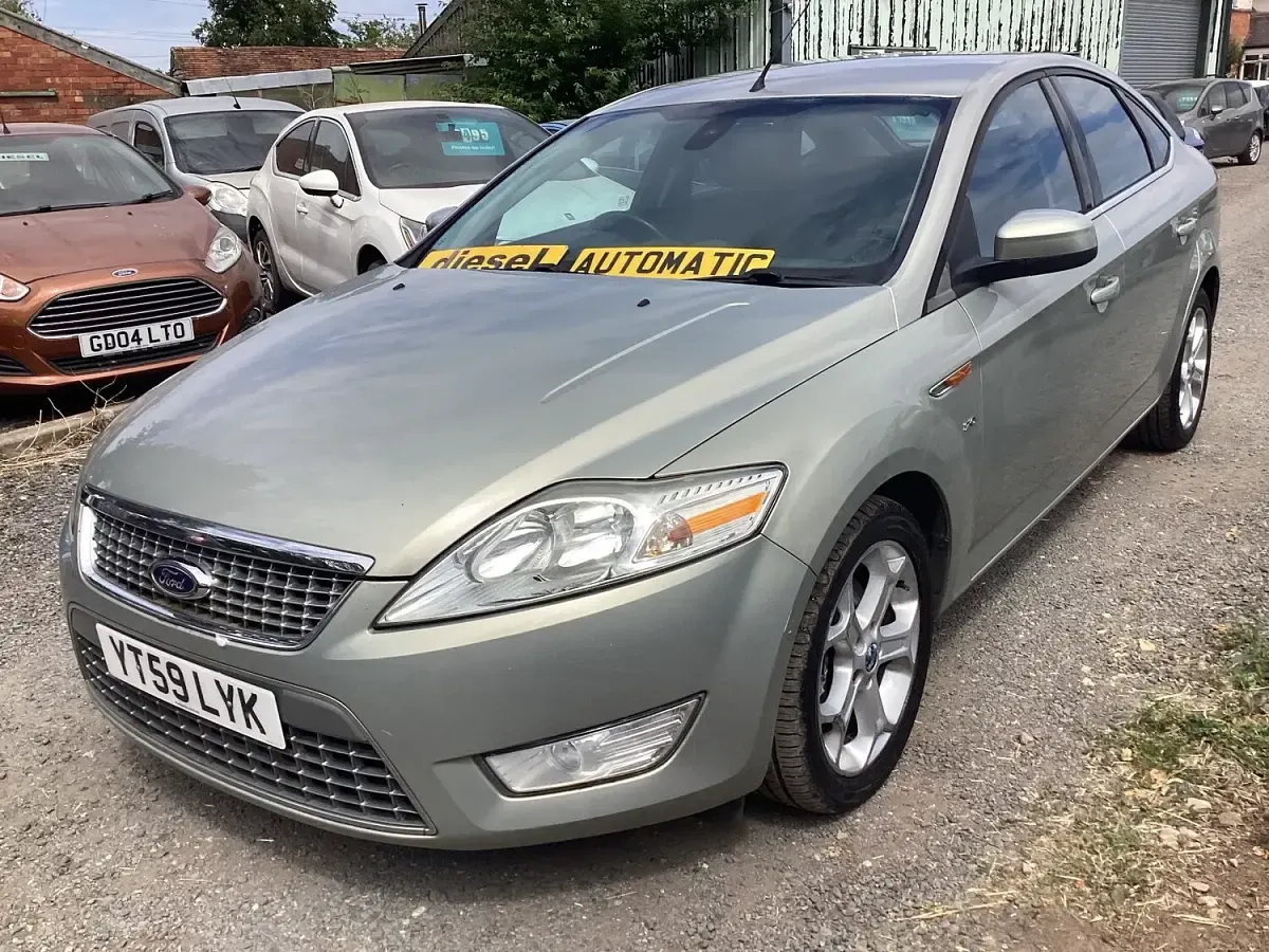 Used Ford Mondeo Titanium 130 HP (95 kW) 2009 Silver Hatchback