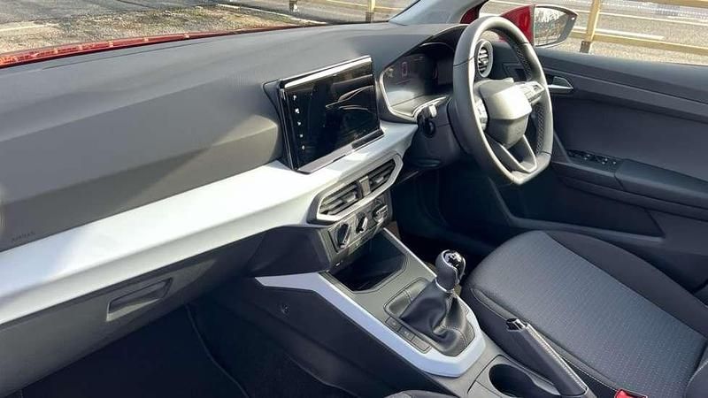 New Seat Arona SE Technology 95 HP (69 kW) 2025 Desire red midnight black SUV