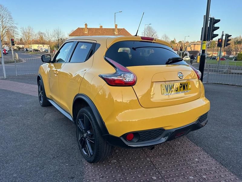 Used Nissan Juke N-Connecta 115 HP (84 kW) 2016 Yellow SUV