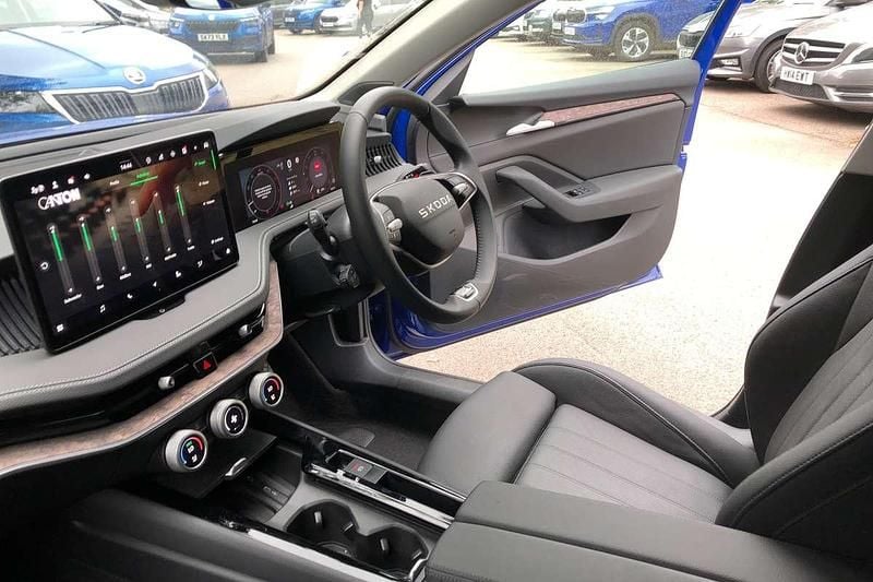 Used Skoda Superb LAURIN & KLEMENT 190 HP (139 kW) 2025 Blue Hatchback