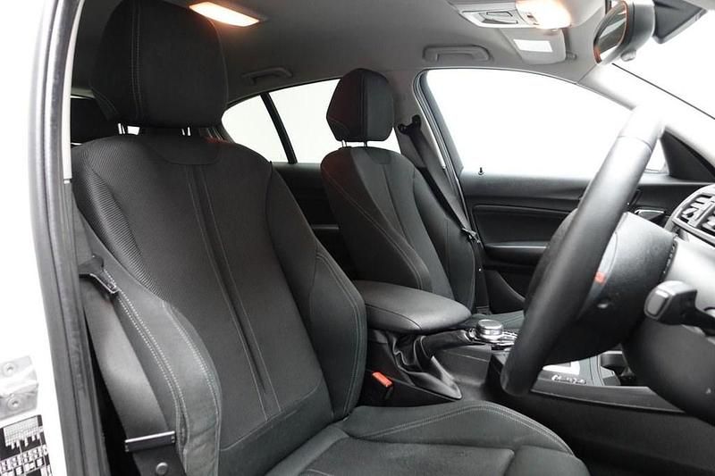 Used BMW 118 Sport Line 136 HP (100 kW) 2017 White Hatchback