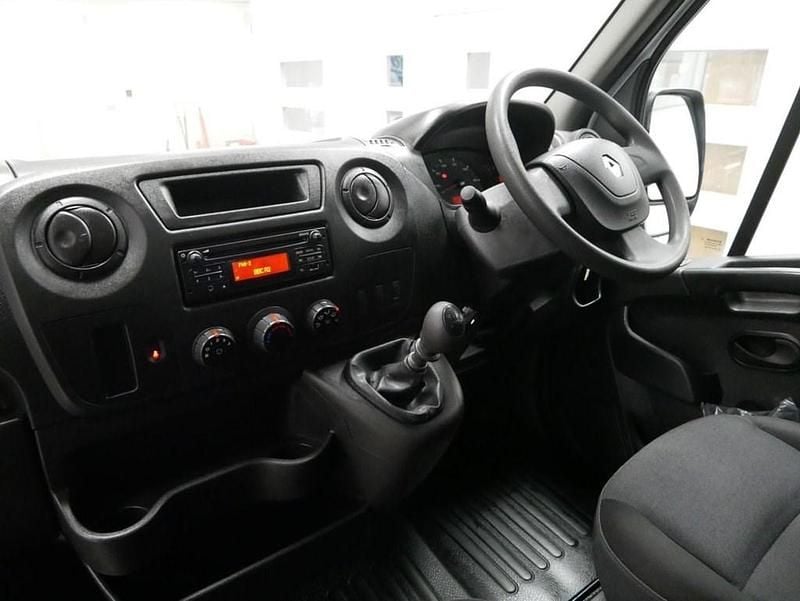 Used Renault Master Business 130 HP (95 kW) 2019 White Sedan