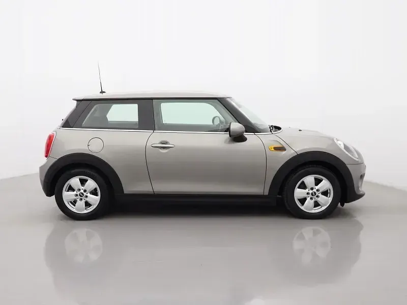 Used Mini Cooper Hatch 134 HP (98 kW) 2017 Silver Hatchback